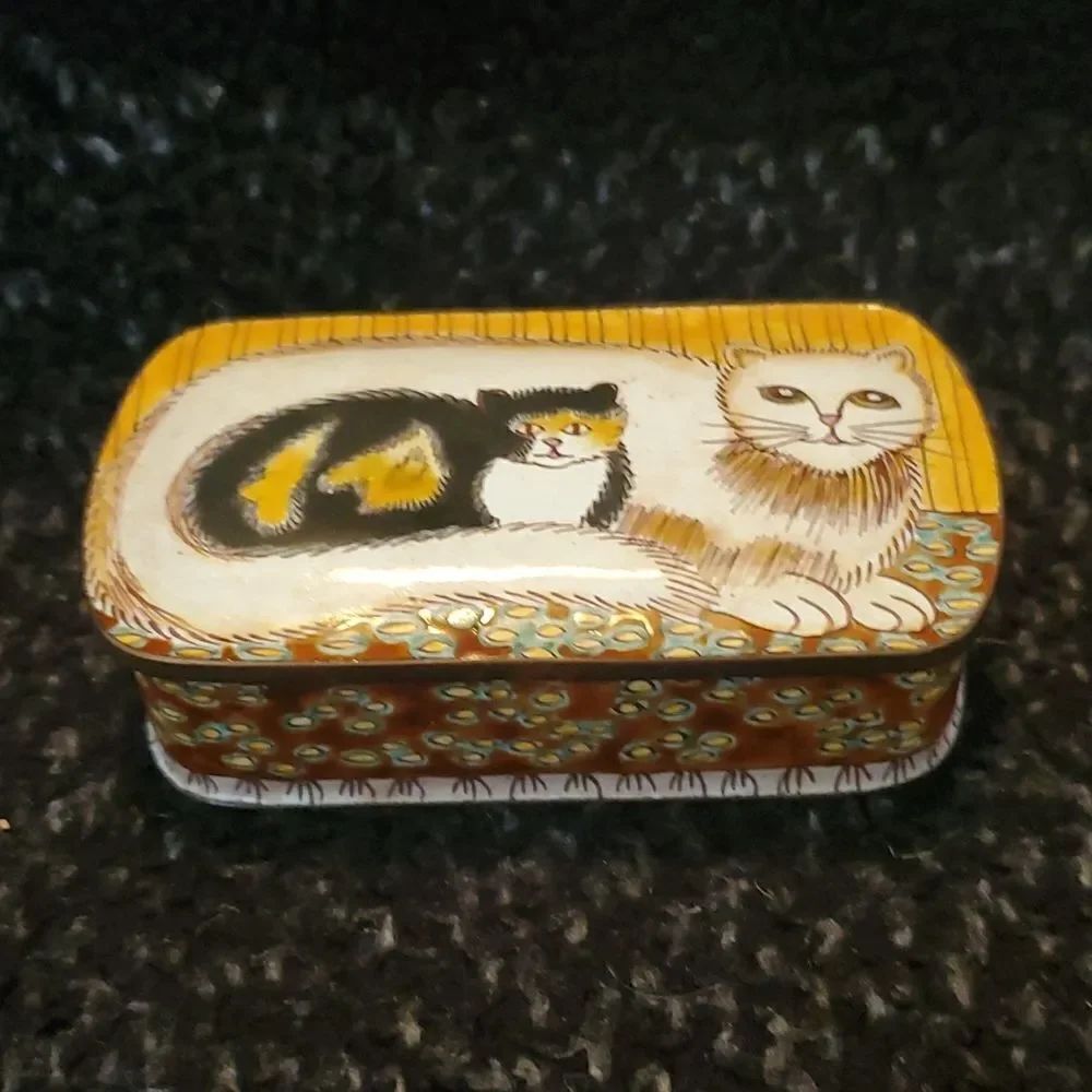 1997 Metal Cat Trinket Box